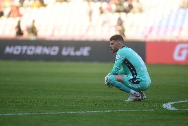 OPET JE U DRUGOM PLANU Problem za golmana Zvezde