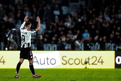 BLIŽI SE KRAJ SAGE Vlahović pred potpisom