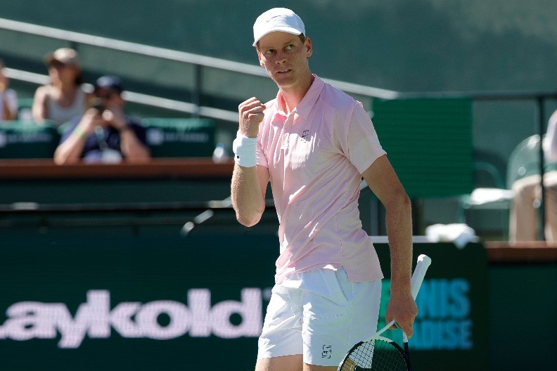 SINER U FINALU Italijan srušio Zvereva i sada čeka Alkaraza