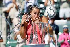 STRAŠNA BRUKA U INDIJAN VELSU "Pozdravite šampionku Arinu Suhblanku"