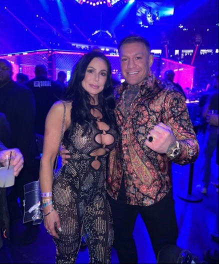 ČUVENI IRAC VEĆ VARAO SUPRUGU Mekgregor nasmejan u društvu zvezde filmova za odrasle