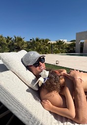 RONALDO SE ISTOPIO U NJENOM ZAGRLJAJU Poruka je jasna: Ovo su divni trenuci