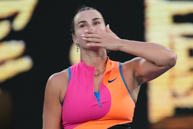 IZ TRENERKE U... Opasno zgodna Sabalenka srušila društvene mreže (VIDEO)