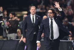 GOTOVO JE Trinkijeri i zvanično na klupi crno-belih