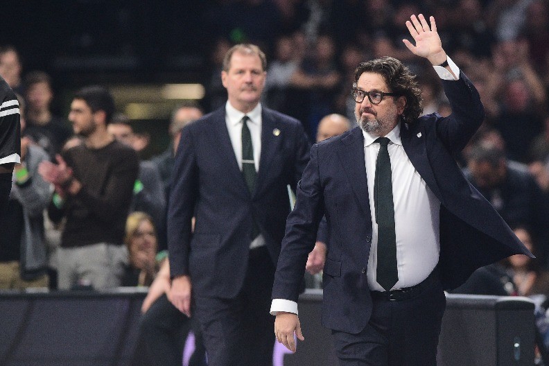 GOTOVO JE Trinkijeri i zvanično na klupi crno-belih