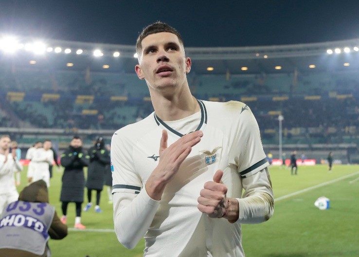 BEZ MILOSTI ZA SRBINA Trener opet potkačio Ratkova, zašto ovo radi?