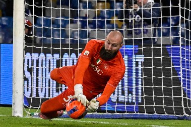 VANJA SAČUVAO MREŽU Napoli ne odustaje od titule