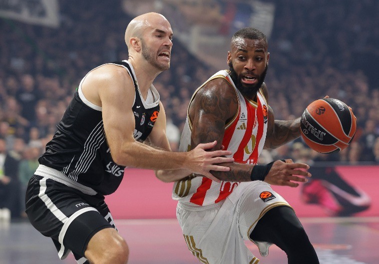ZVEZDA TREBA DA PUSTI PARTIZAN Čuveni trener izjavom sve šokirao, navijači u neverici