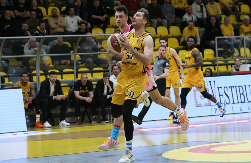 PRVA POBEDA SRPSKOG TRENERA NA KLUPI SPLITA Mega doživela debakl