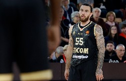 OZBILJNO SE KUVA Majk Džejms blizu novog kluba