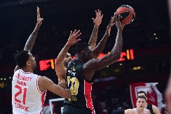 POJAČANJE U ZAVRŠNICI SEZONE Milutinov i Džons dobili konkurenciju u Olimpijakosu