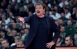 TRZAVICE U PANATINAIKOSU Ataman precrtao centra