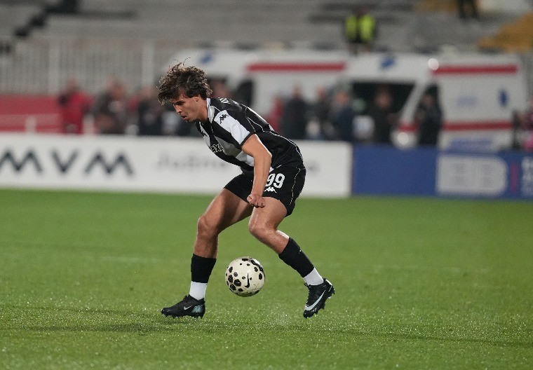 "MOTIVIŠE ME ŠTO SU SVI PROTIV NAS" Priče iz svlačionice bisera Partizana