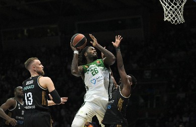 EVROLIGAŠKI SPEKTAKL U SARAJEVU Panatinaikos posle drame srušio Dubai u "Zetri"