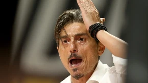 "IGRAJU SA OSMORICOM, CRVENO-BELA TELEVIZIJA" Janakopulos potpuno pobesneo posle poraza od Olimpijakosa 