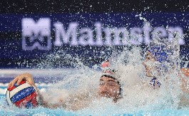 POTPUNI HAOS U KOMŠILUKU Hrvati neće u bazen sa Crnogorcima: Ovo je politička odluka i opasan presedan