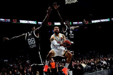 BUKTI SVE U MONAKU Majk Džejms se oglasio posle napada na saigrača