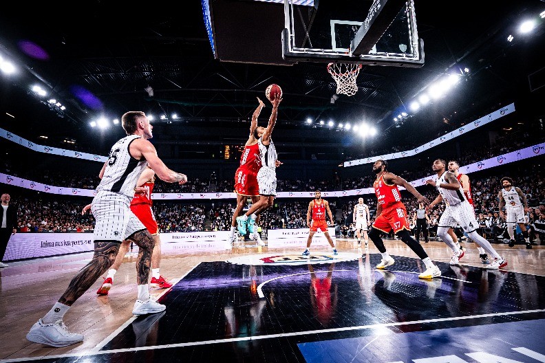 KODI POGURAO ZVEZDU KA POBEDI Kluž se držao tri četvrtine, a onda su crveno-beli podigli nivo igre i slavili