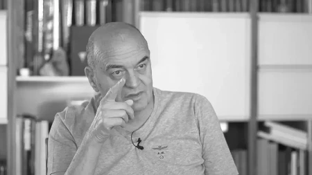 JAKE REČI Dule, naučio se me da stojim kad je najteže