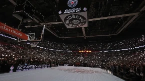 FILM, SUZE I BOL Beogradska arena i Partizan se na nezapamćen način oprostili od legende kluba - Duška Vujoševića