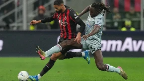 PUČE BRUKA Skandalozan poraz Milana na "San Siru" 