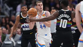 KAD NEMA NIKOLE, MOŽE DRUGI NIKOLA Jokić nije igrao, ali je drugi Srbin upisao dabl-dabl - Denver osigurao domaći teren (VIDEO)