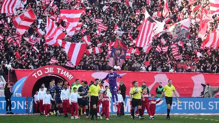  NA "MARAKANI" JOŠ UVEK TINJA NADA Zvezda gleda u oči direktnom plasmanu u Ligu šampiona, dobra vest stigla iz Ukrajine