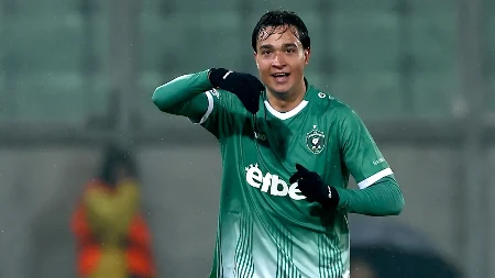 TRKA SE NASTAVLJA Zvezdina želja u "klinču" sa reprezentativcem Srbije