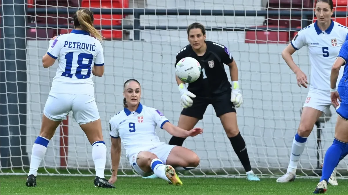 DEBAKL OSLABLJENE SRBIJE Italija slavila 6:0
