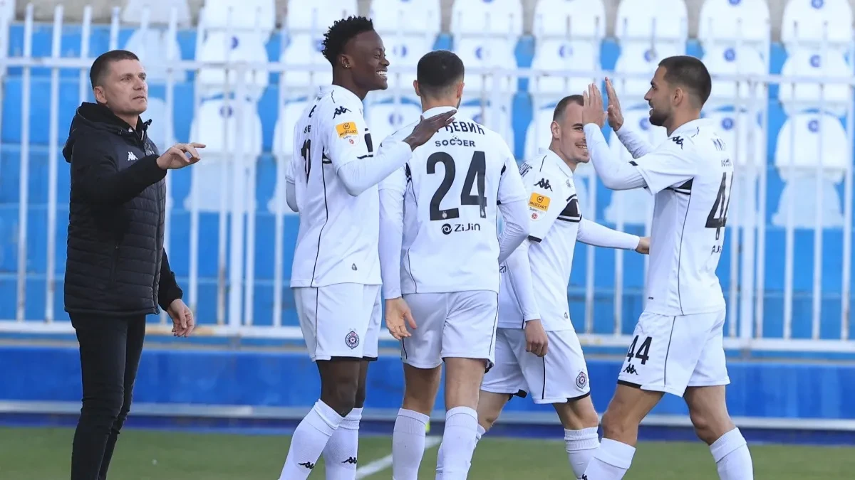 PARTIZAN - ŽELEZNIČAR Preokret crno-belih u Humskoj - 2:1