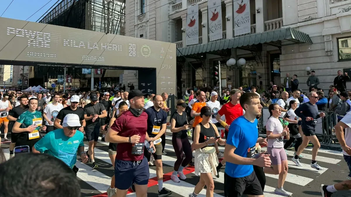 IDEMO Ovako je počela polumaratonska trka u Beogradu (VIDEO)