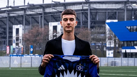 NIŠTA JOŠ NIJE IZGUBLJENO ZA FSS Evropa poludela za njim, on potpisao za Hamburg, dobio poziv Mađarske, ali poručio: Srbija je moja zemlja, sve je još otvoreno