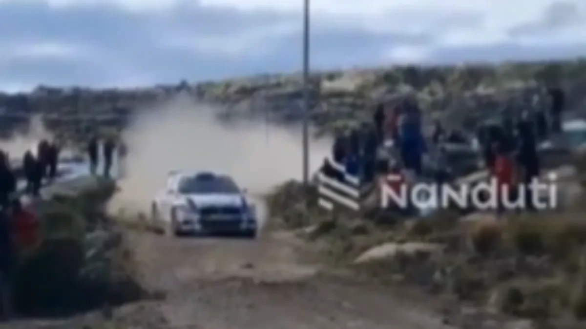 UŽASNE SCENE Automobil izleteo sa staze i usmrtio gledaoca (VIDEO)