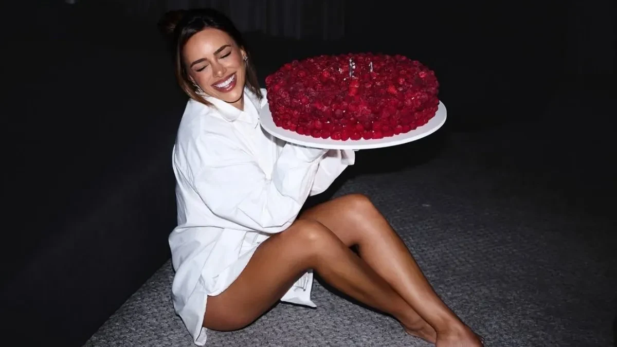 VILA BELMIRO BEZ MIRA Santos gori, Nejmar se češe, a njegova lepotica blista...