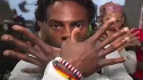 BRUKA I SRAMOTA Poznati influenser pokazao orla i razbesneo Srbe: „Učinite Albaniju velikom“