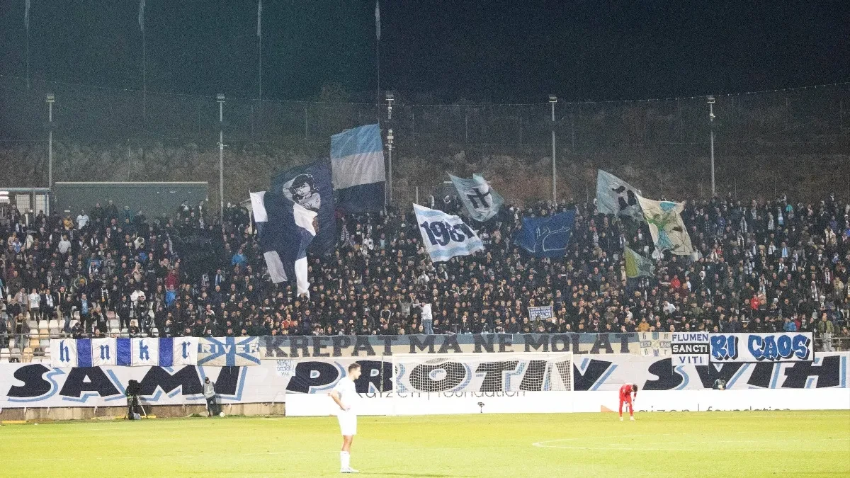 HRVATI SE PROZIVAJU PRED DERBI Osvanuo transparent na kom se pominje Partizan, navijači Hajduka će pobesneti