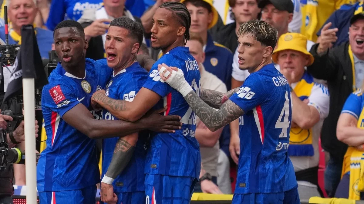 "PLAVCI" IDU PO TROFEJ Čelsi u finalu FA kupa