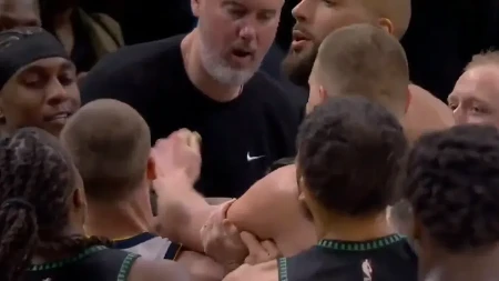 POMRAČENJE Jokić opet hteo da bije mučkog provokatora, jedva ga zaustavili