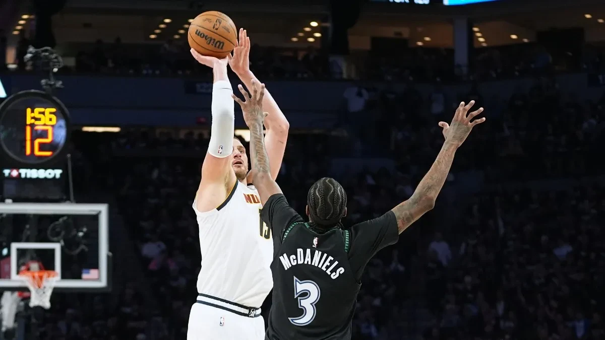 ŠOK NA JOKIĆEVOJ UTAKMICI Imamo najbolji koš ikada, a nije ga dao igrač!? (VIDEO)