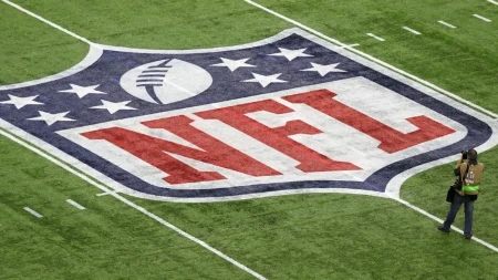 UMRO DŽOŠ MAURO Američki sport zavijen u crno