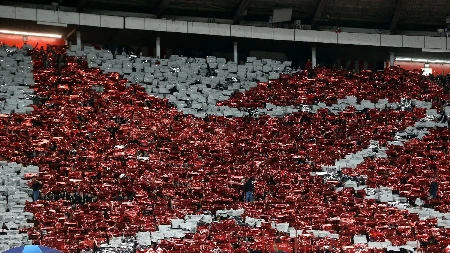 ZVEZDAŠI, PROSLAVIMO 40 GODINA BRATSTVA ZAJEDNO Crveno-beli se oglasili pred veliki dan