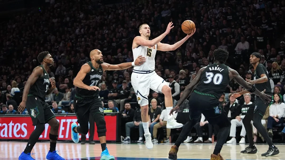 Meč koji Jokić i ekipa moraju da dobiju: Evo gde možete gledati šesti meč plej-of serije Denvera i Minesote