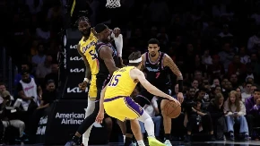 NOVI VELIKI UDARAC ZA LEJKERSE Posle Dončića, povredio se još jedan igrač