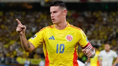 ČUVENI FUDBALER HOSPITALIZOVAN Situacija je ozbiljna, svi su u panici