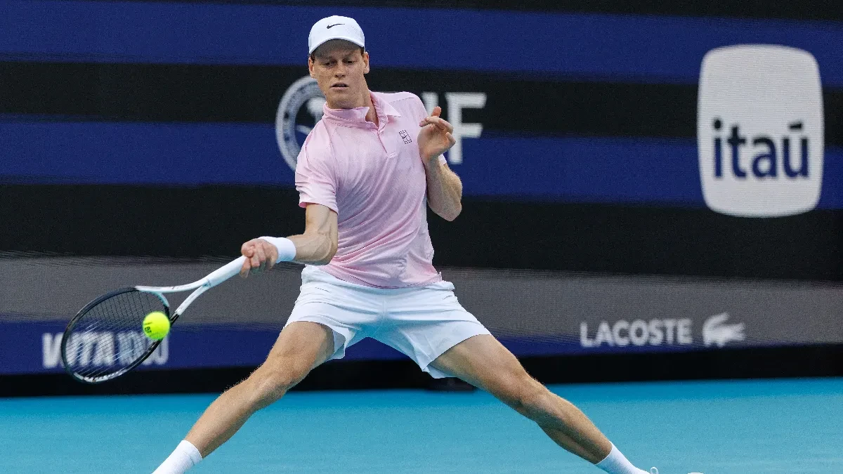 SINER NEMILOSRDAN Italijan dominantno do osmine finala Monte Karla