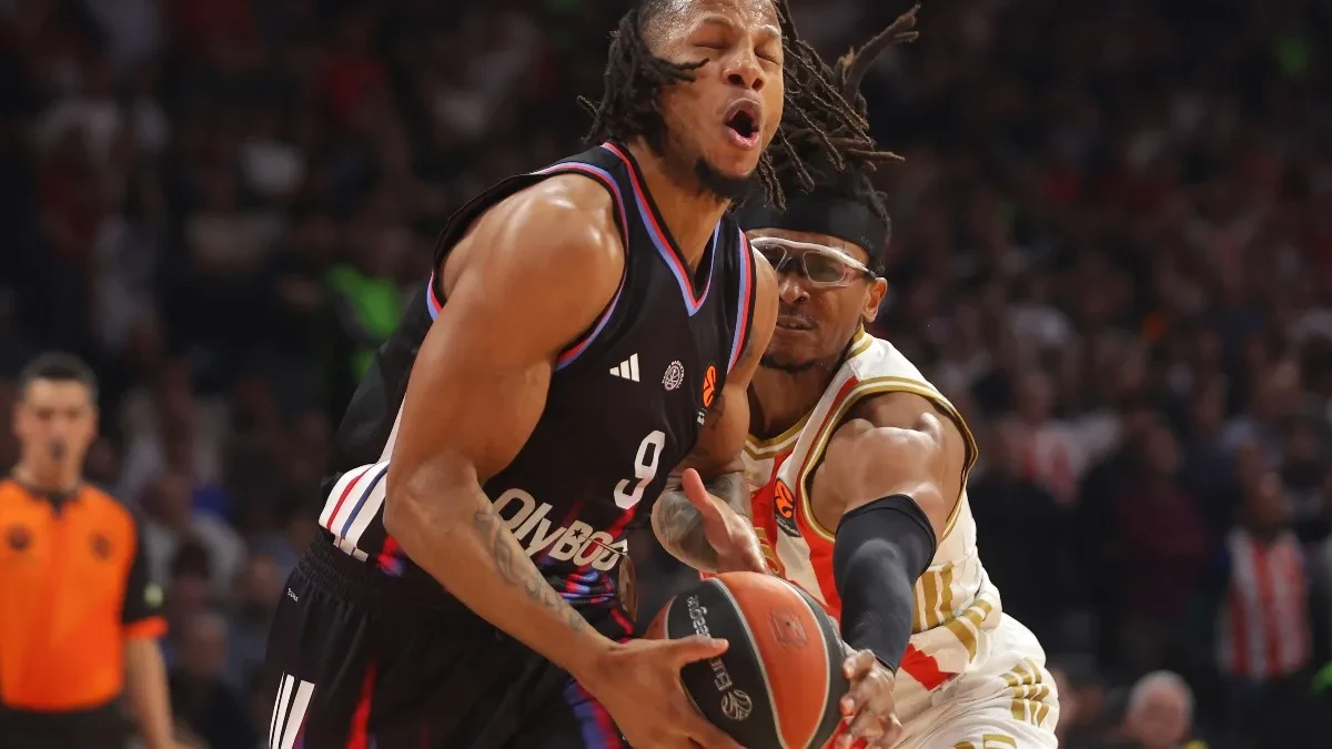 CRVENA ZVEZDA - PARIZ Crveno-beli imaju dvocifrenu prednost!