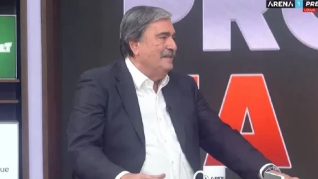 VLADE ĐUROVIĆ OPET NAPRAVIO ŠOU Pozvala ga Zvezdina legenda: Znam da si se stisnuo...