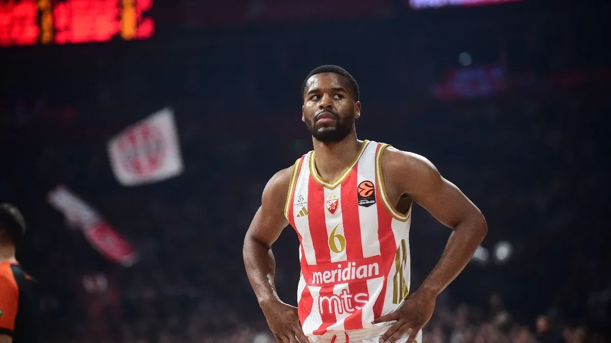 BATLER RASPLAKAO DEČAKA Potez Zvezdinog košarkaša dirnuo sve (VIDEO)