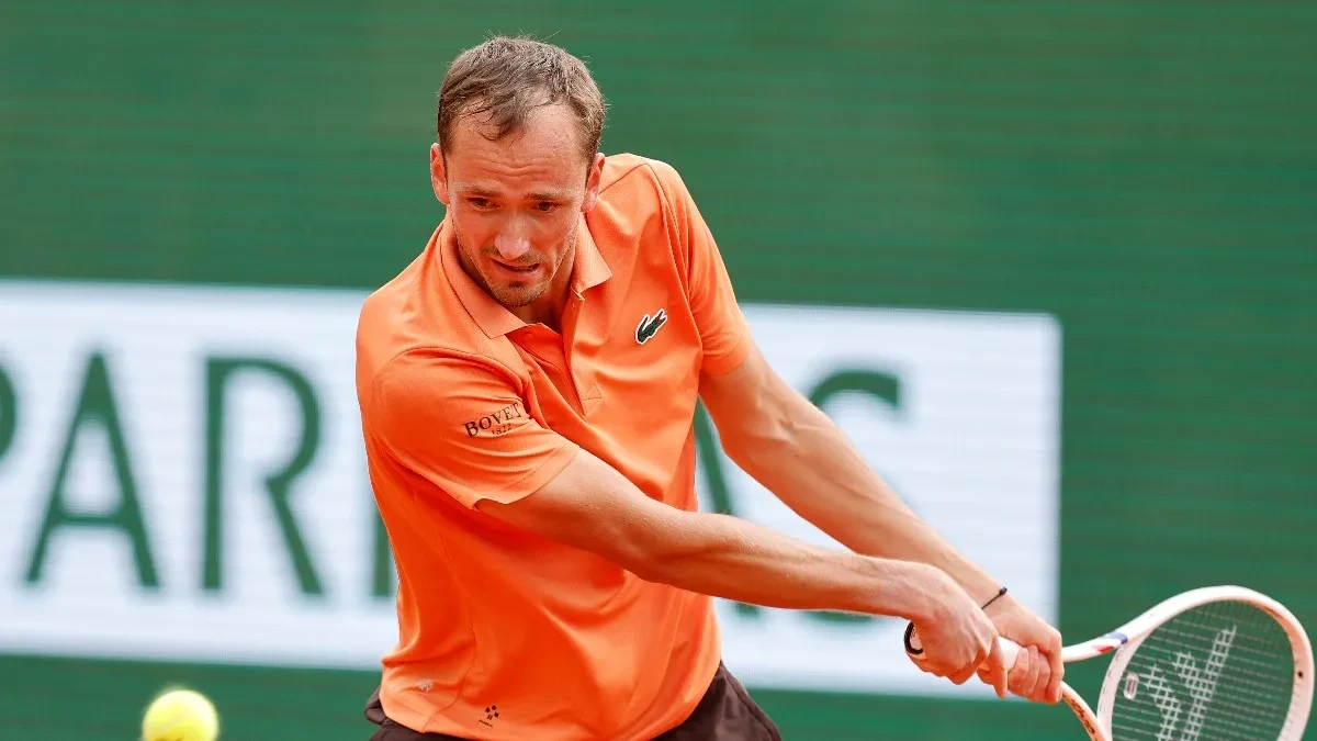 TEŽAK DAN ZA RUSA Medvedev pretrpeo najveće poniženje u karijeri, pa dobio još jedan "šamar"