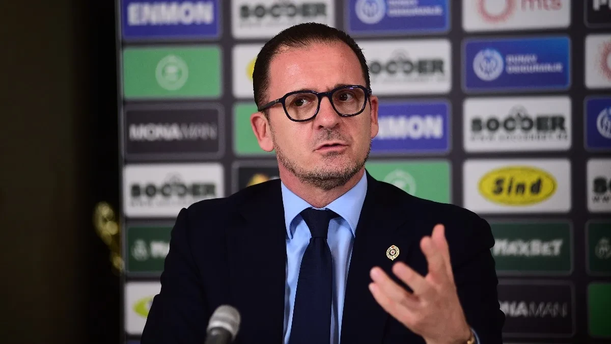 MIJATOVIĆ ODAO POČAST VUJOŠEVIĆU Potpredsednik Partizana se upisao u knjigu žalosti povodom smrti legendarnog trenera